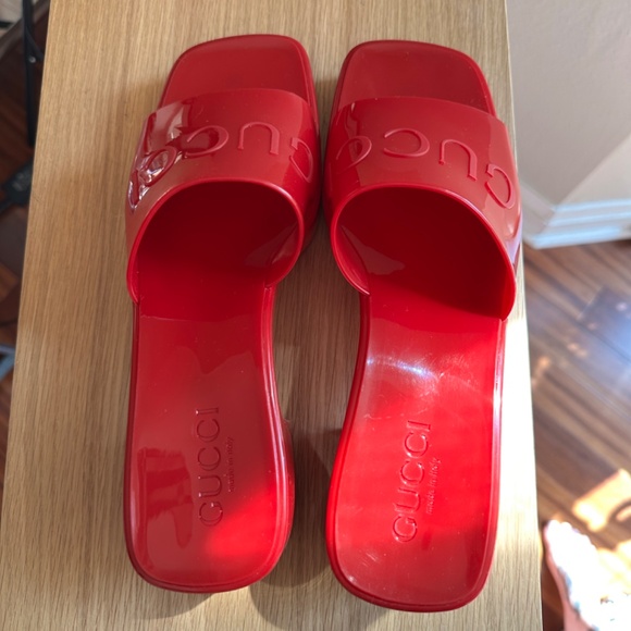 Gucci Logo Rubber Slides - Picture 5 of 6